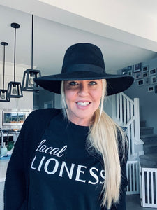 'local LIONESS' tee