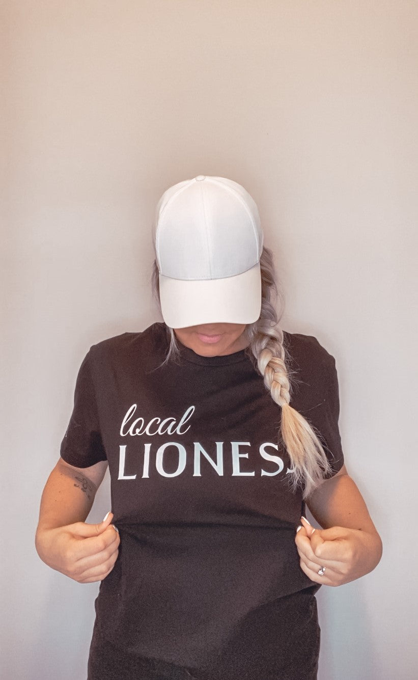 'local LIONESS' tee